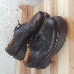 Dr. MARTENS Wingtip Platform Oxford " Vintage "